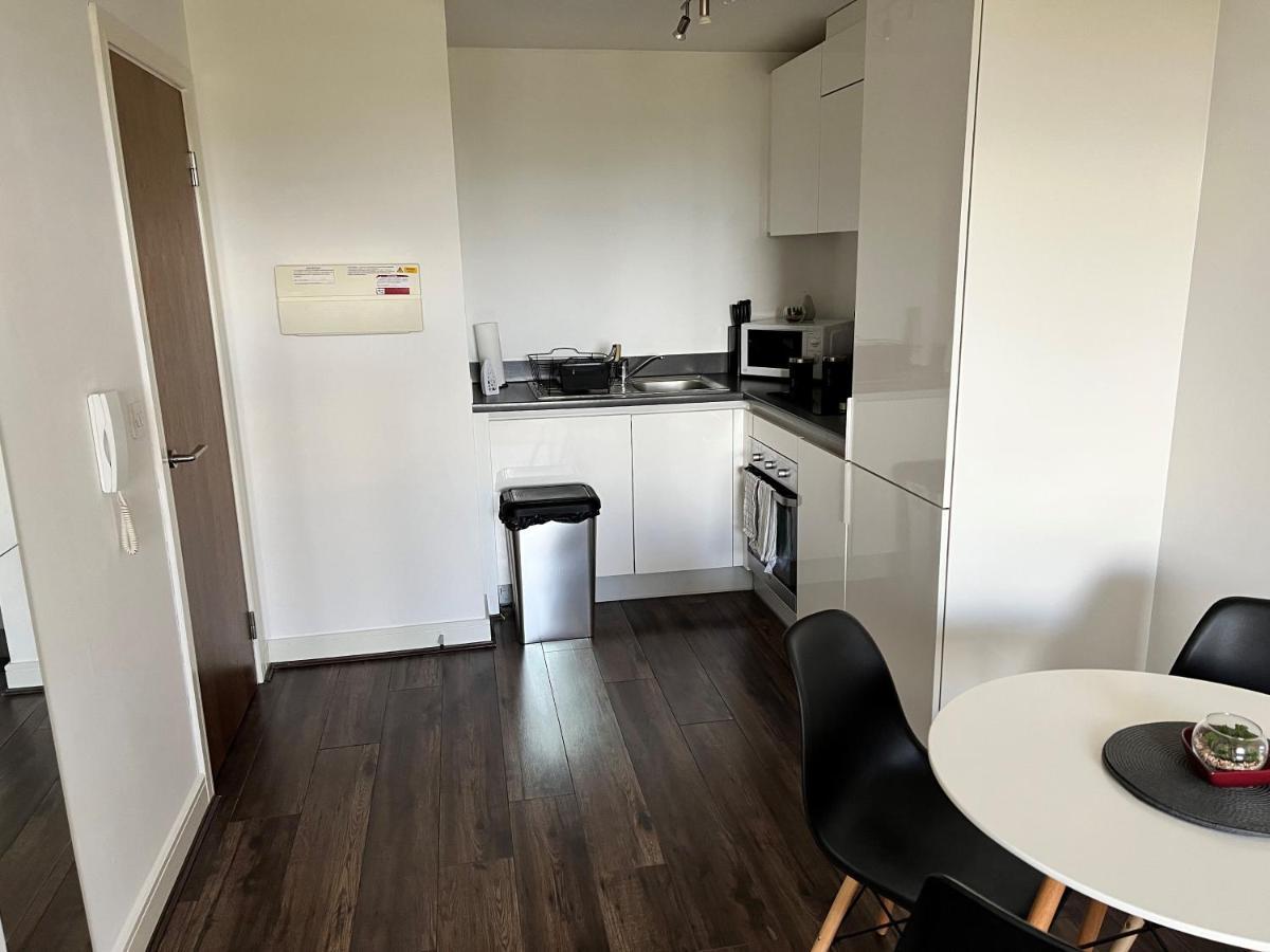 Spacious 1 Bed Relocation Apartment Free Parking, Brierley Hill Exterior foto