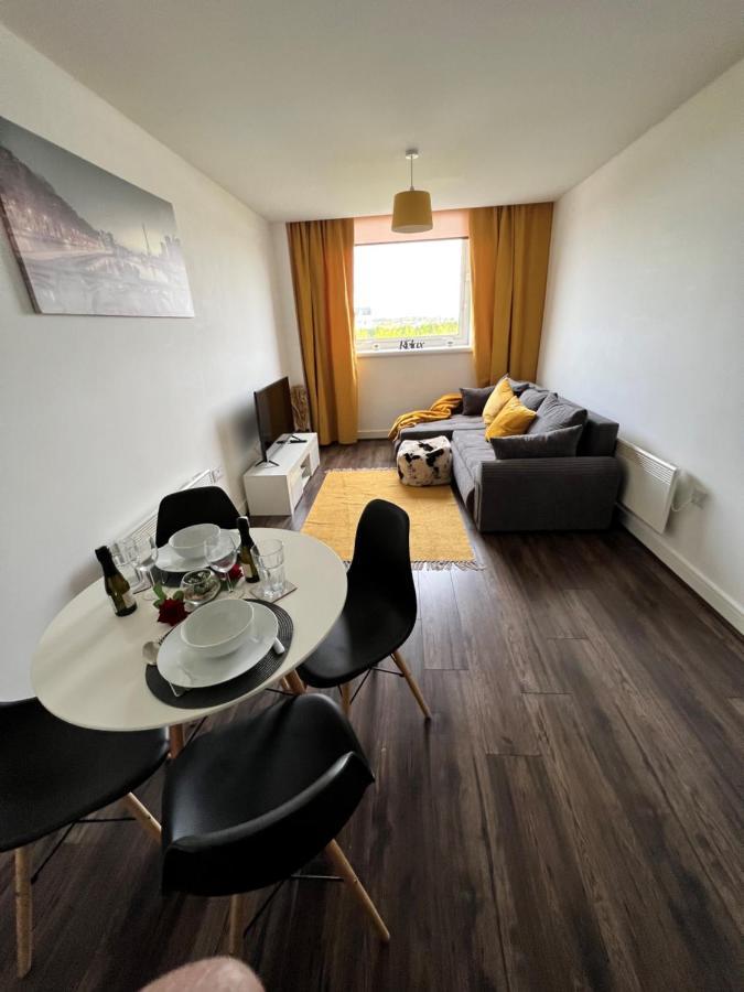 Spacious 1 Bed Relocation Apartment Free Parking, Brierley Hill Exterior foto