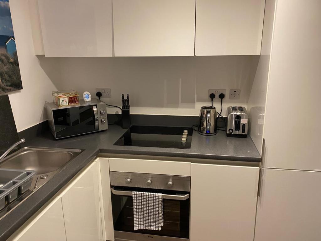 Spacious 1 Bed Relocation Apartment Free Parking, Brierley Hill Exterior foto
