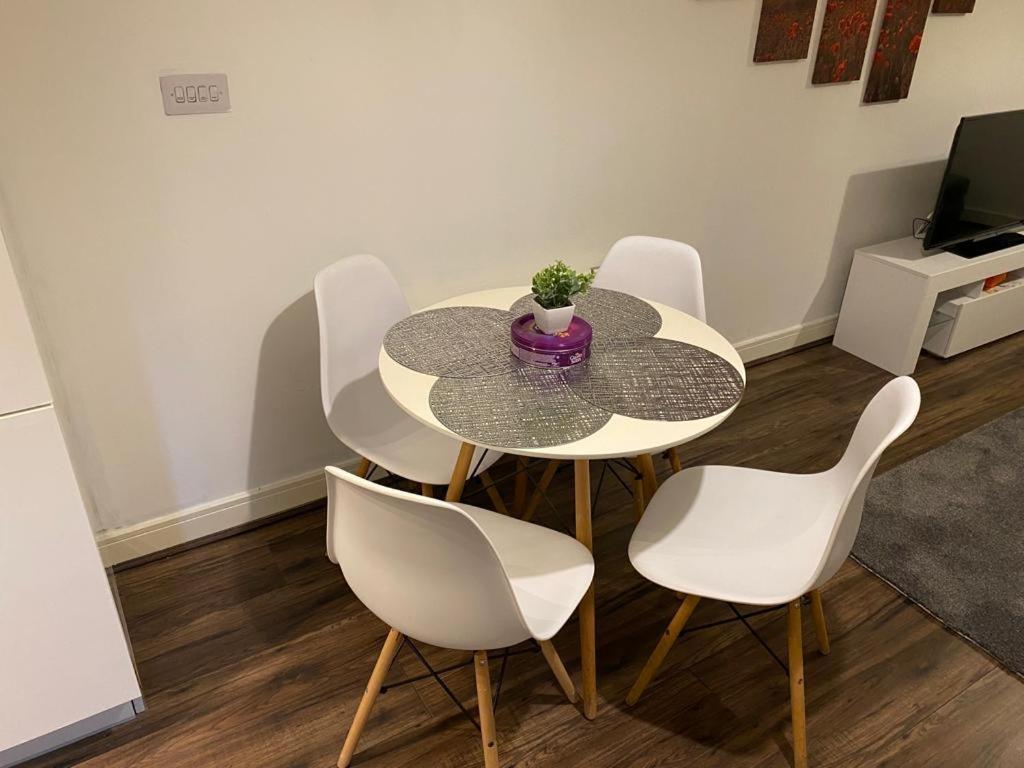 Spacious 1 Bed Relocation Apartment Free Parking, Brierley Hill Exterior foto