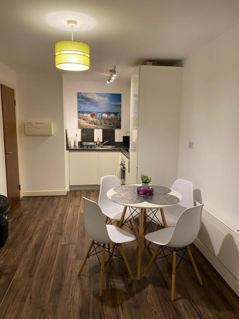 Spacious 1 Bed Relocation Apartment Free Parking, Brierley Hill Exterior foto