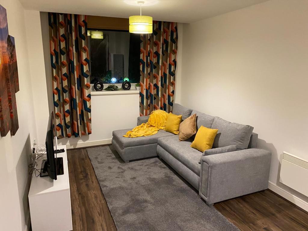 Spacious 1 Bed Relocation Apartment Free Parking, Brierley Hill Exterior foto